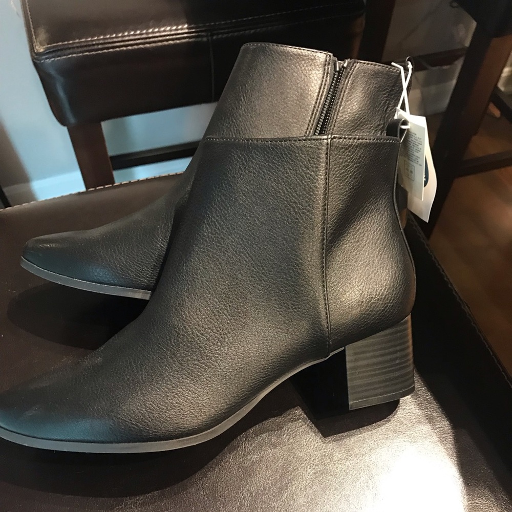 Womens black ankle boots from Old Navy brand new